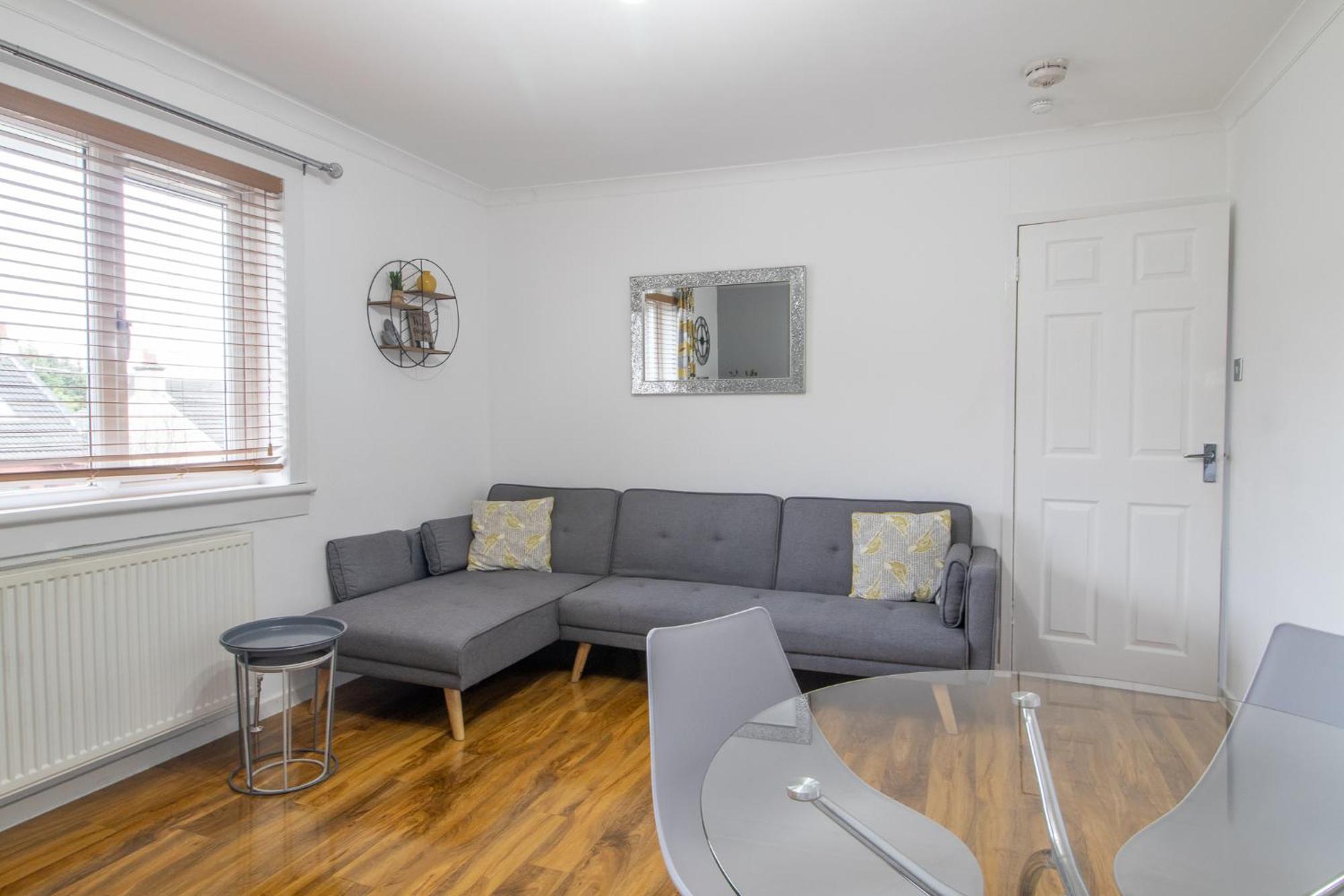 1 Bed Apartment Central Hamilton Free Wifi With Great Transport Links To Glasgow Exterior foto